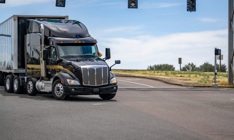 5 Ways Attorneys Help Strengthen Commercial Trucking Claims in California