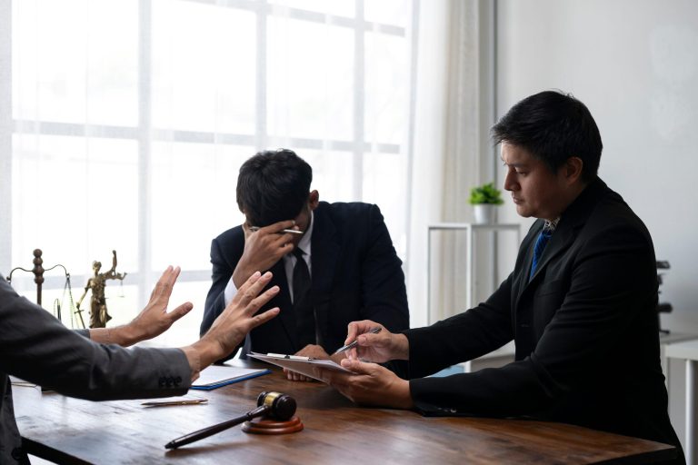 5 Signs That Your Personal Injury Lawyer Is Not Right